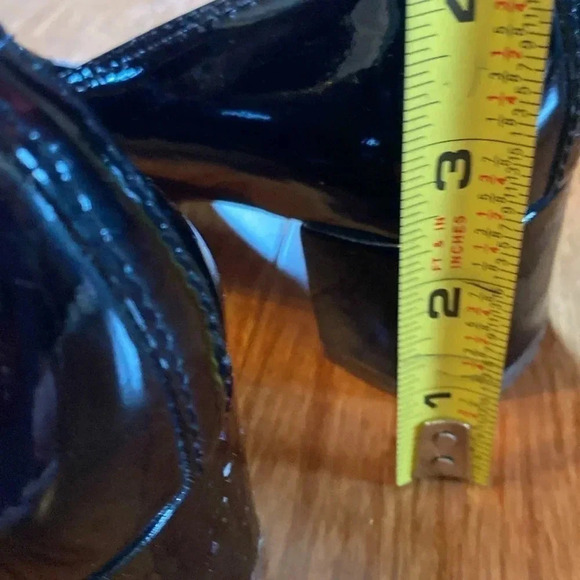 Tory Burch - black leather round toe chunky heel - gold accents size 7 - Picture 7 of 10